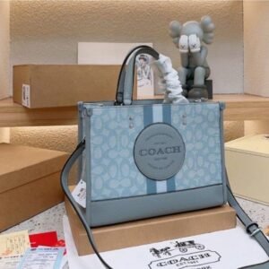 Coach Dempsey CarryAll Signature Jacquard Bag With DoubleBox DustBag
SlingBelt