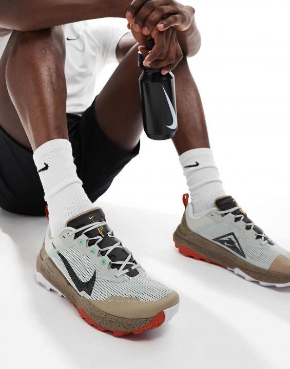 Nike Wildhorse 8 Trail Running grey khakhi multi