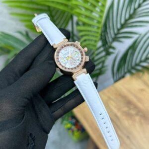 LOUIS VUITTON (WHITE/GOLDEN) PREMIUM WOMEN LETHER WRIST WATCH