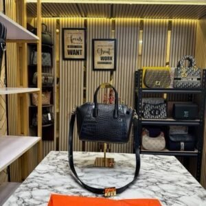 GIVENCHY BLACK GLOSSY CROCO PRINT HANDBAG WITH DUST BAG PREMIUM QUALITY(MT)