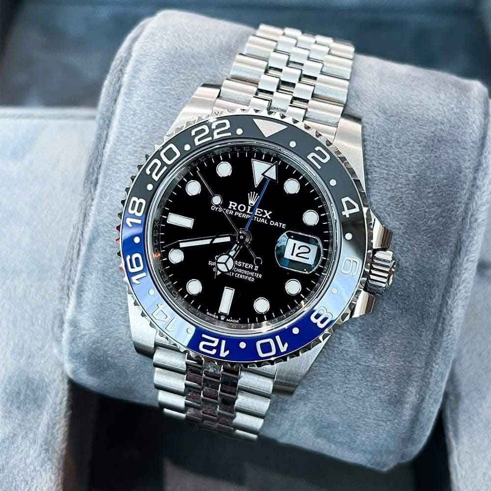 GMT-Master II blue and black Cerachrom bezel black dial Jubilee bracelet. - Image 2